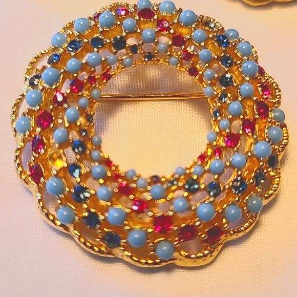 Sarah Coventry 1965 "SONGS OF INDIA" Beaded Brooch & Clip Earrings Set! - Picture 3 of 6